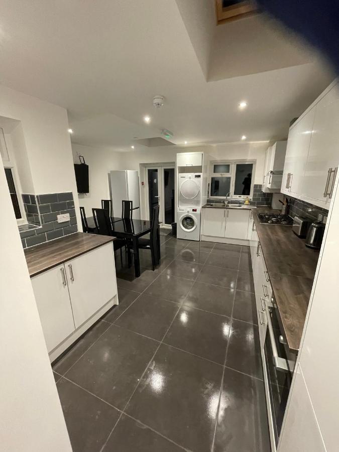 Vale Nky Apartment Rooms London Eksteriør bilde